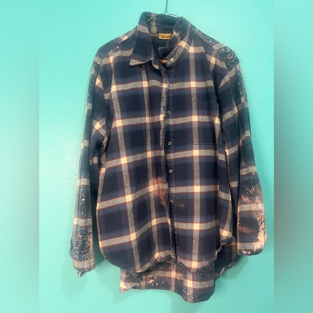 Wrangler Navy and Cream Plaid Lightweight Shirt Jacket